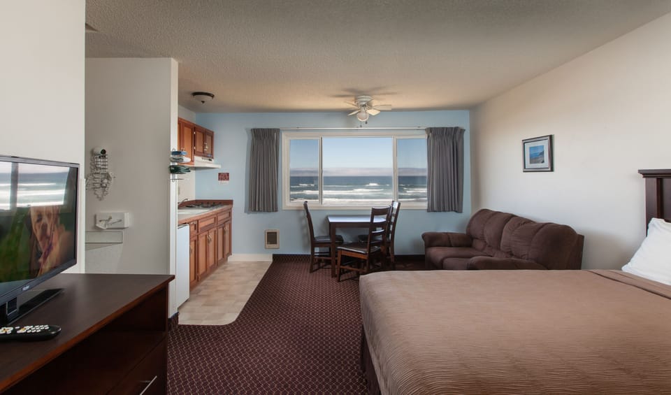 Double Queen Bed with Kitchenette (No Pets Allowed) | Iron/ironing board, WiFi, bed sheets