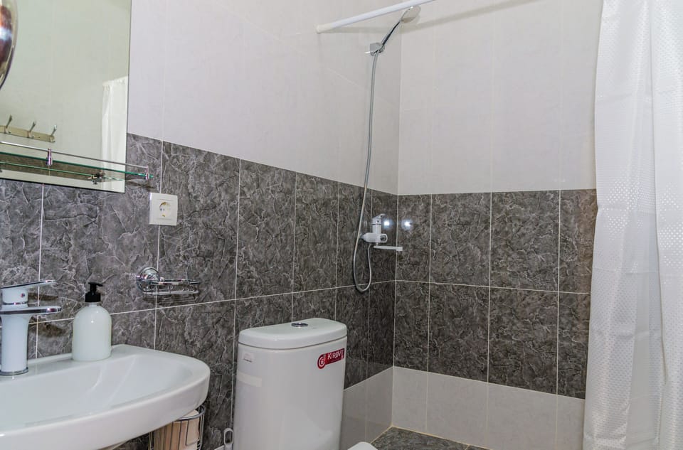 Blackout drapes, iron/ironing board, free WiFi
