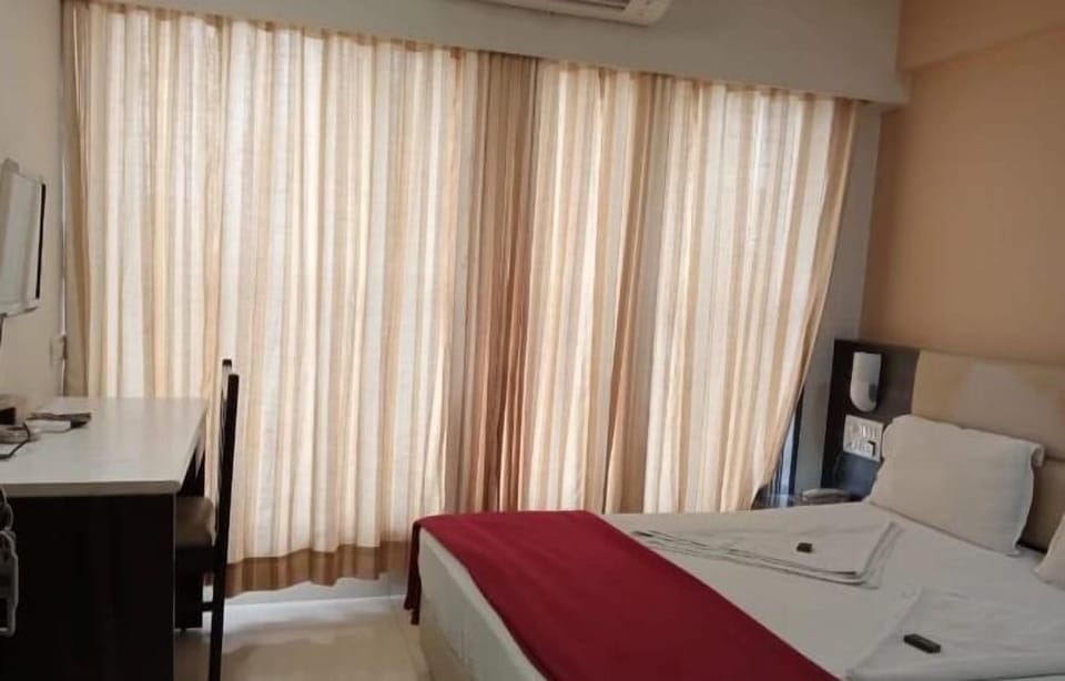 Deluxe Room | 1 bedroom, free WiFi