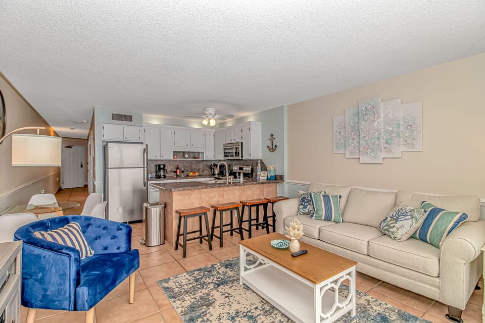 Living Room/Kitchen