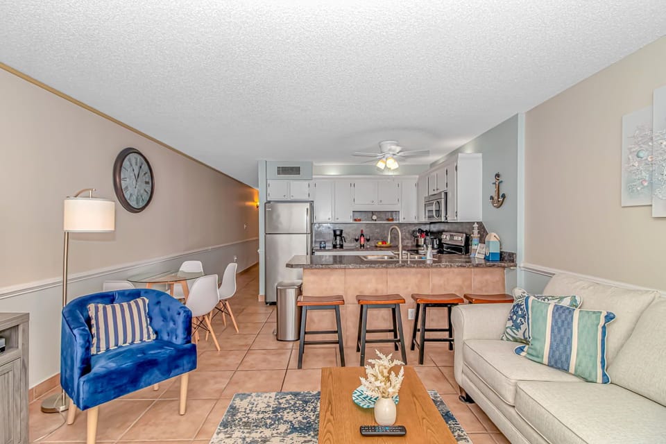Living Room/Kitchen
