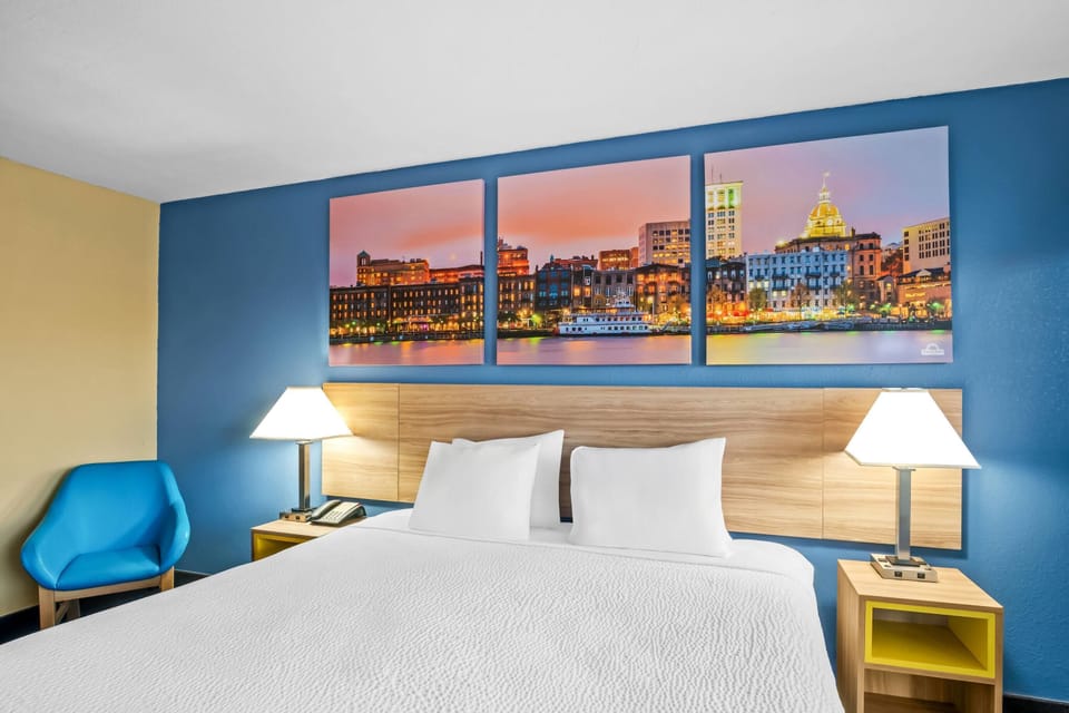 In-room safe, individually decorated, individually furnished, desk