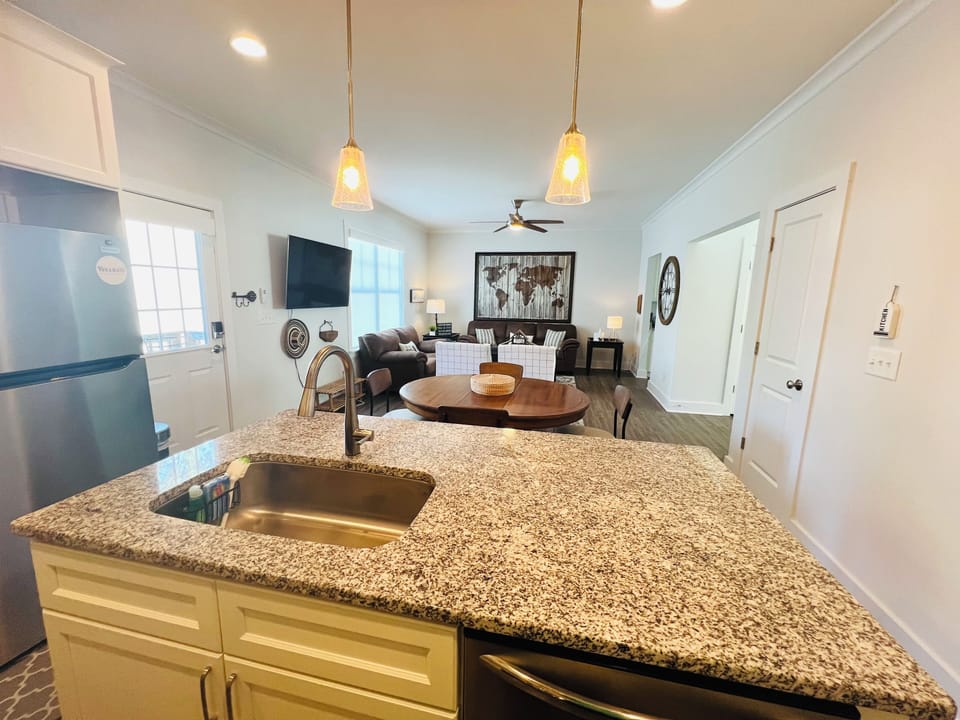 Kitchen - fully equipped with everything you need.