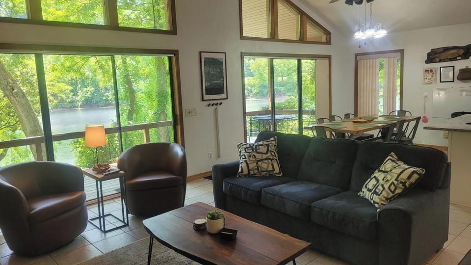 LIVING ROOM (1)