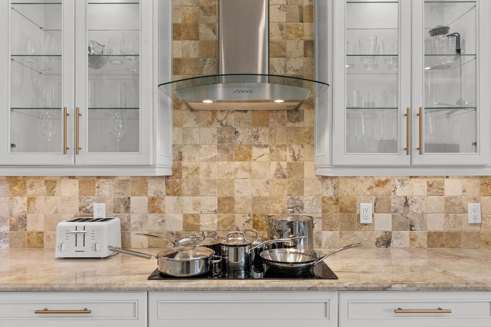 Fully stocked chef’s kitchen