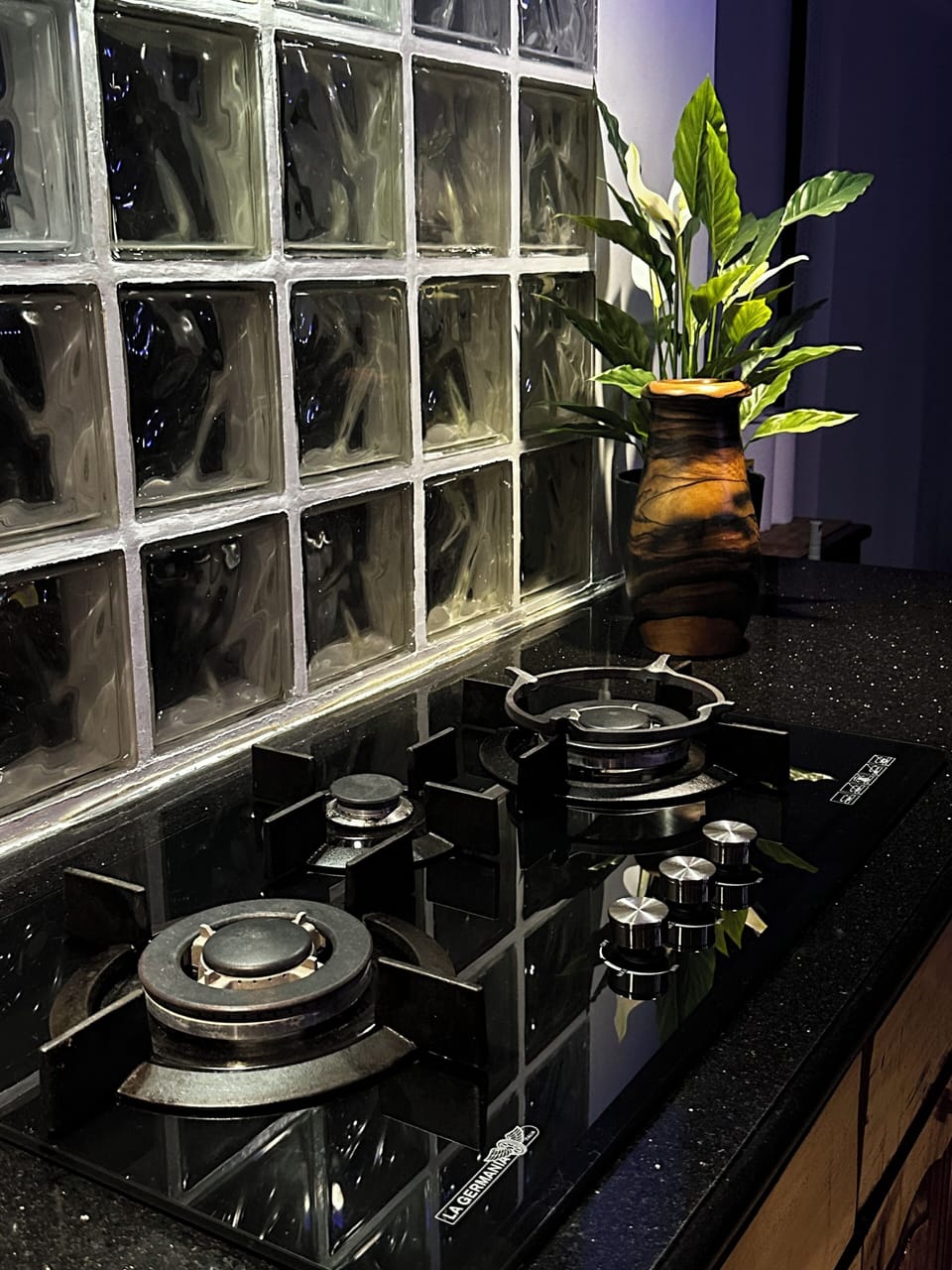 1 of 2 Gas Cooktop Ranges