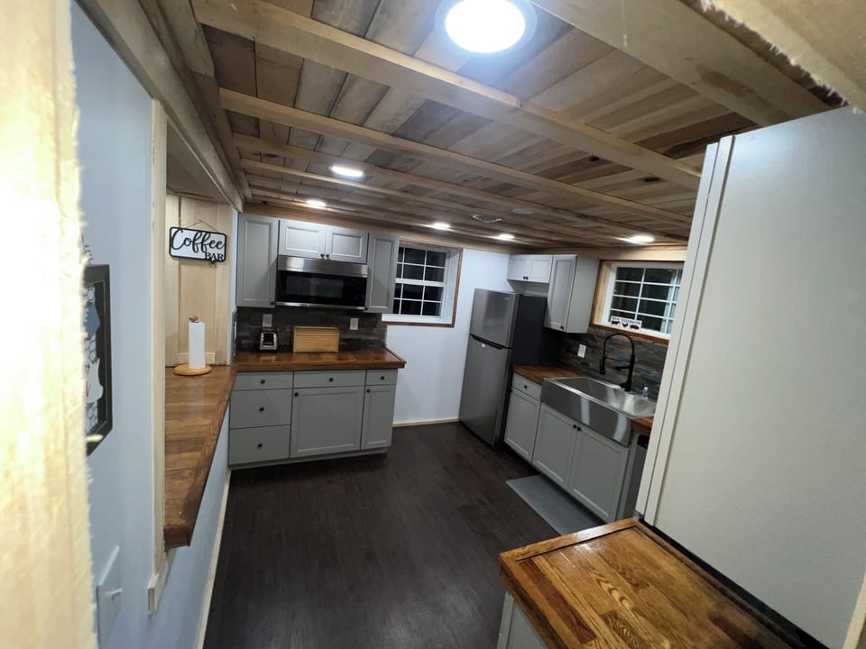 Full kitchen, +dishwasher with servery breakfast nook/coffee bar 