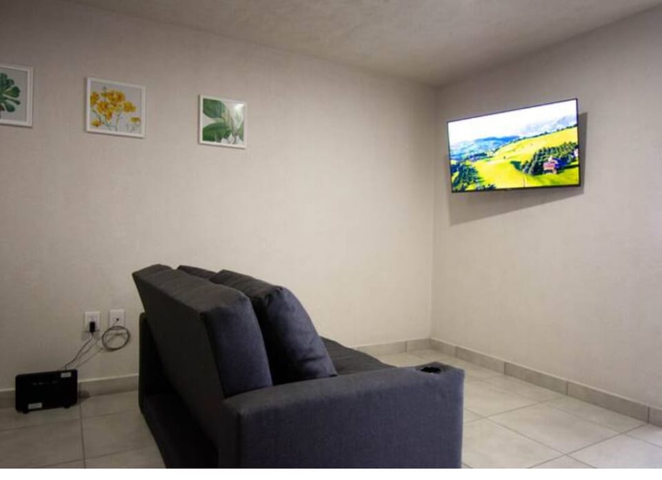 Apartment, 2 Bedrooms, Accessible, Smoking | Interior