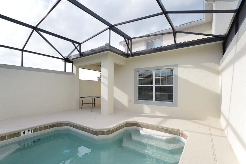 Private pool