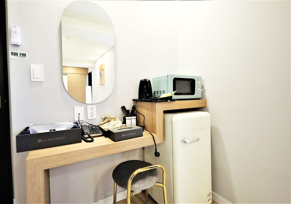 Family Suite | Individually decorated, individually furnished, desk, free WiFi