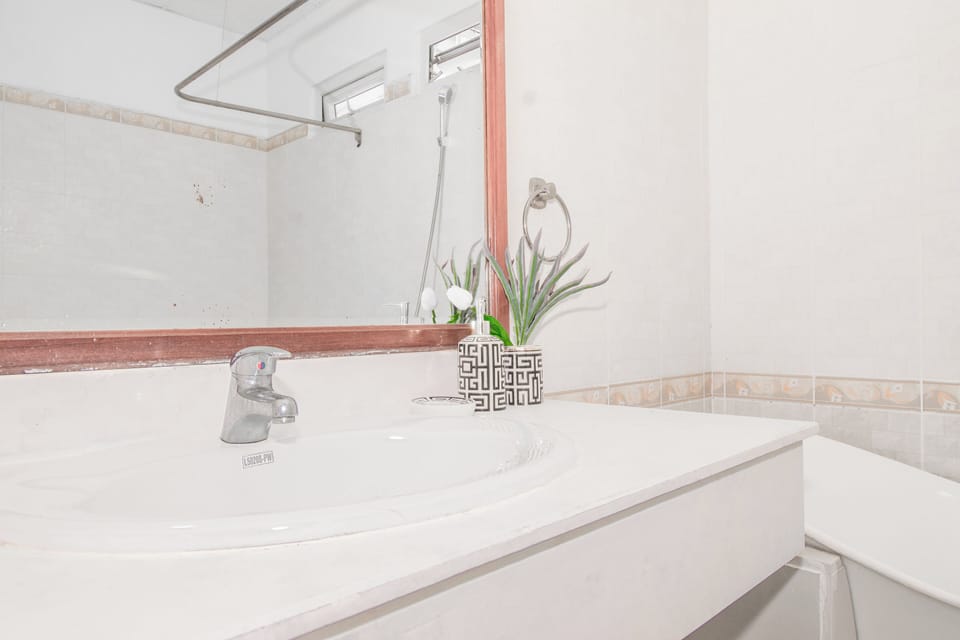 City Double Room | Bathroom | Bathtub, deep soaking tub, hair dryer, slippers
