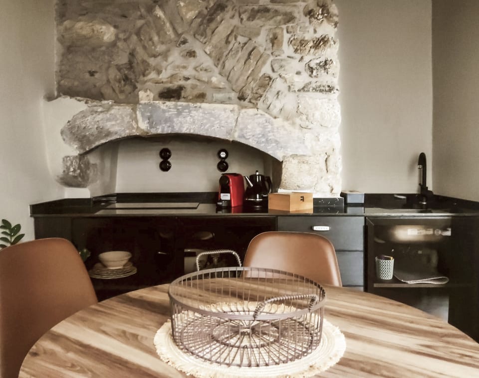 Suite, 2 Bedrooms | Private kitchen | Fridge
