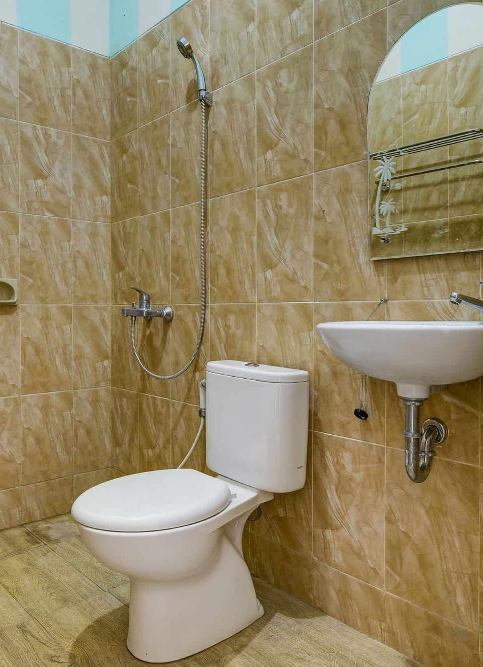 Standard Twin Room | Bathroom | Shower, towels