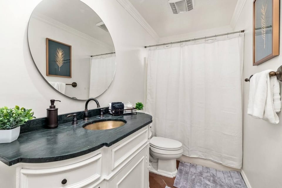 Side view of bathroom