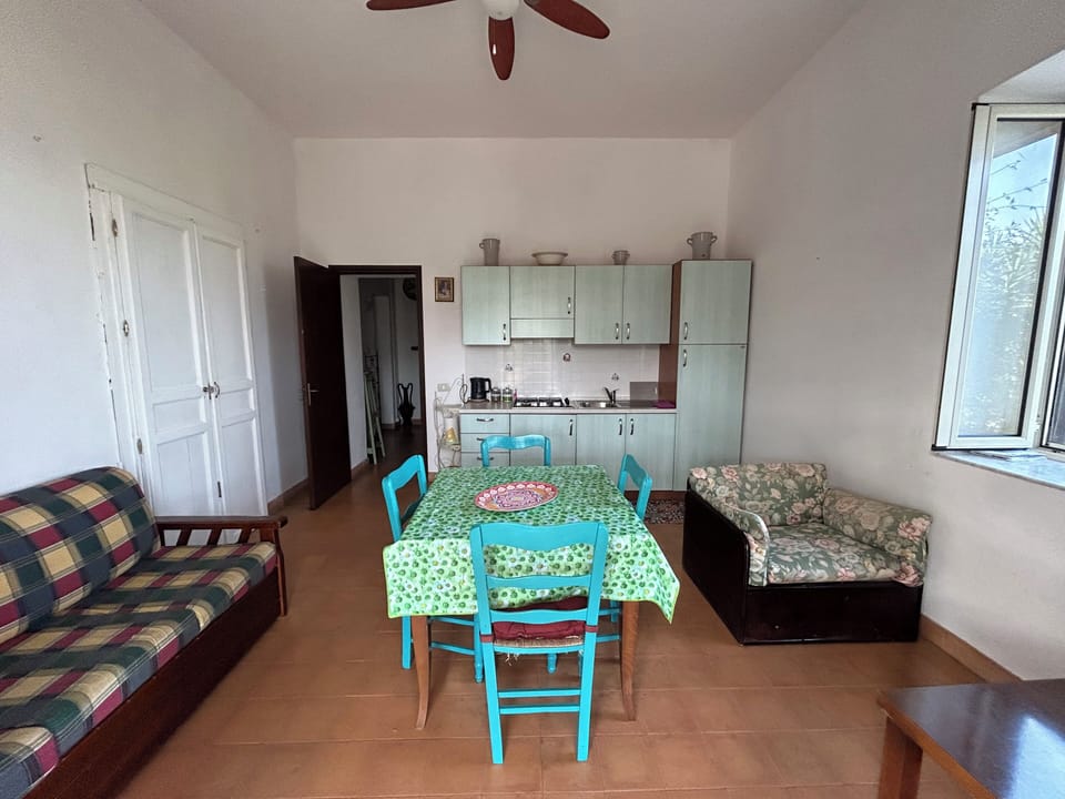 Apartment, 2 Bedrooms, Terrace, Garden View | Dining room