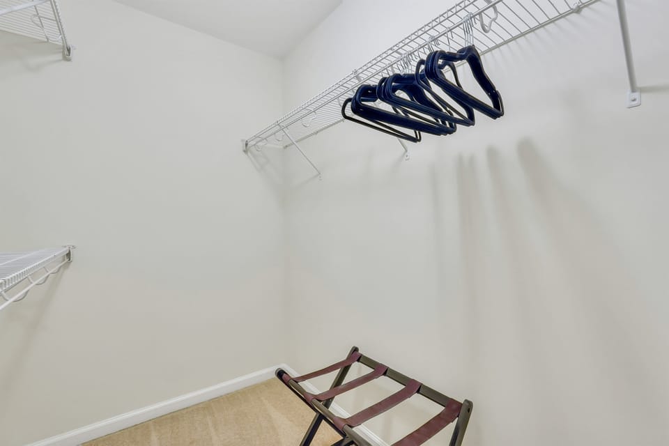 Main bedroom walk-in closet