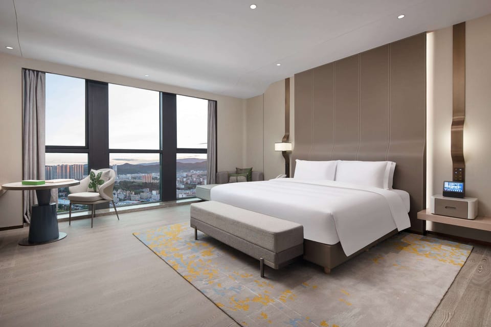 Deluxe Room, 1 King Bed