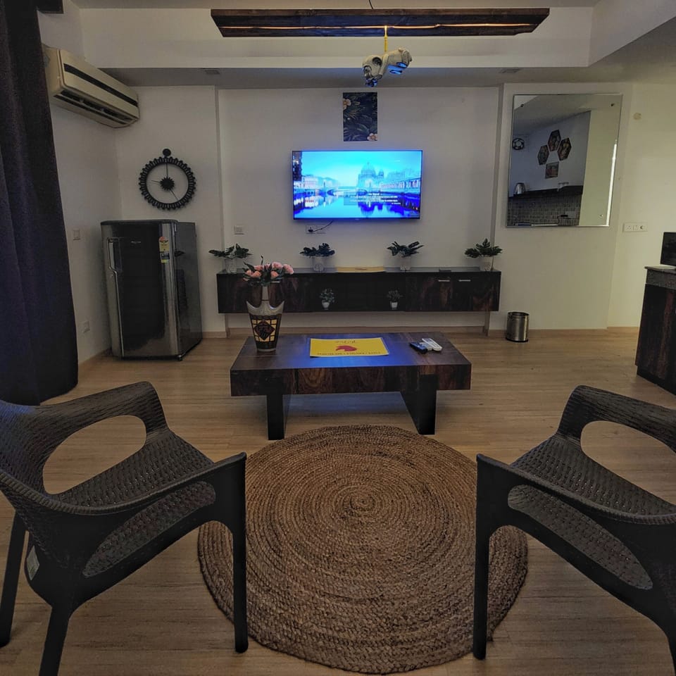 Comfort Townhome, 1 King Bed | 1 bedroom, free WiFi