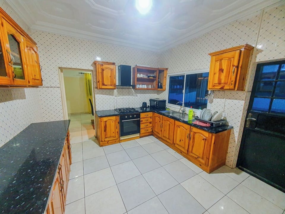 Apartment, 3 Bedrooms, Smoking, Balcony | Interior