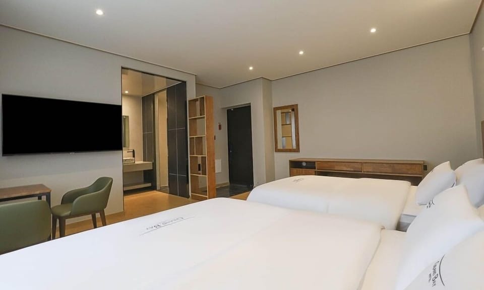 Twin Room | Individually decorated, individually furnished, free WiFi, bed sheets