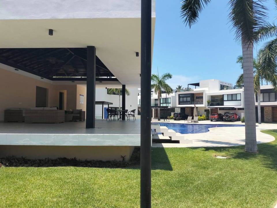 House, 3 Bedrooms, Smoking, Balcony | Exterior