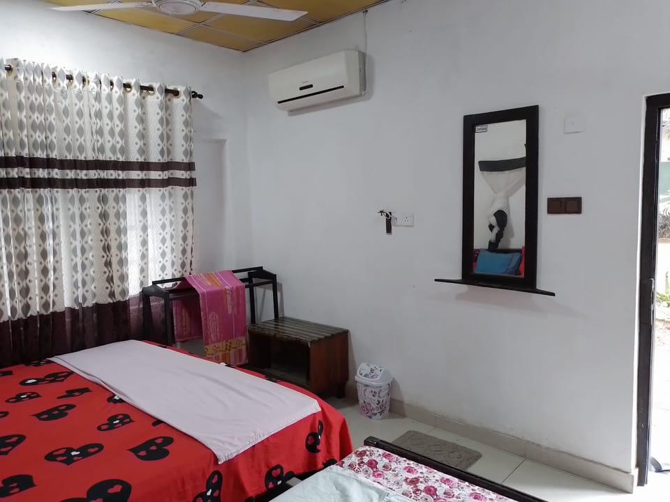 Standard Room | Free WiFi, bed sheets