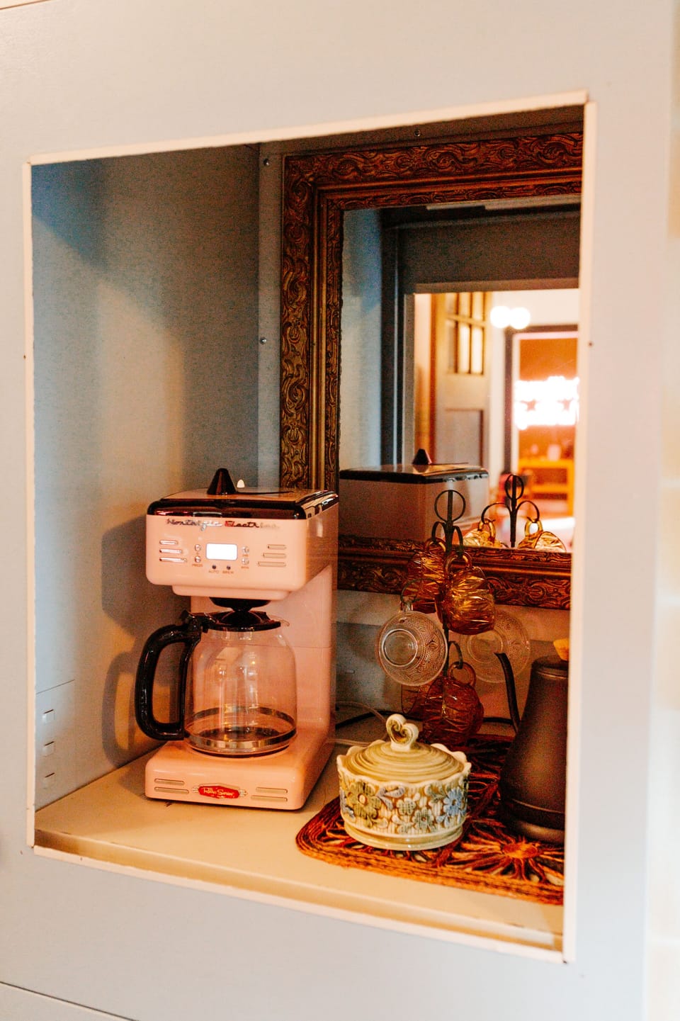Coffee bar! Also, walk to The Briar Cafe for speciality coffee & sandwiches ✅ 