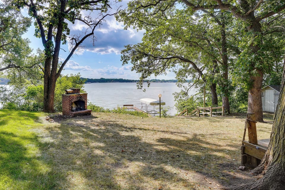 Private Yard | Fire Pit