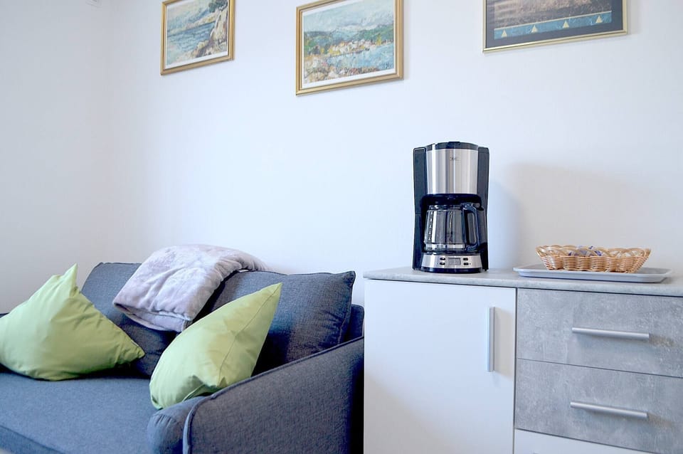 Apartment, 1 Bedroom, Smoking, Balcony | Interior
