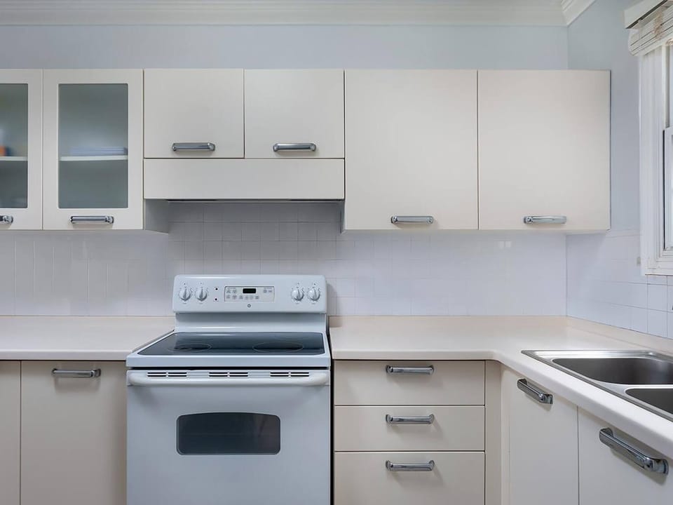 Apartment, 2 Bedrooms, Balcony, Garden View | Private kitchen