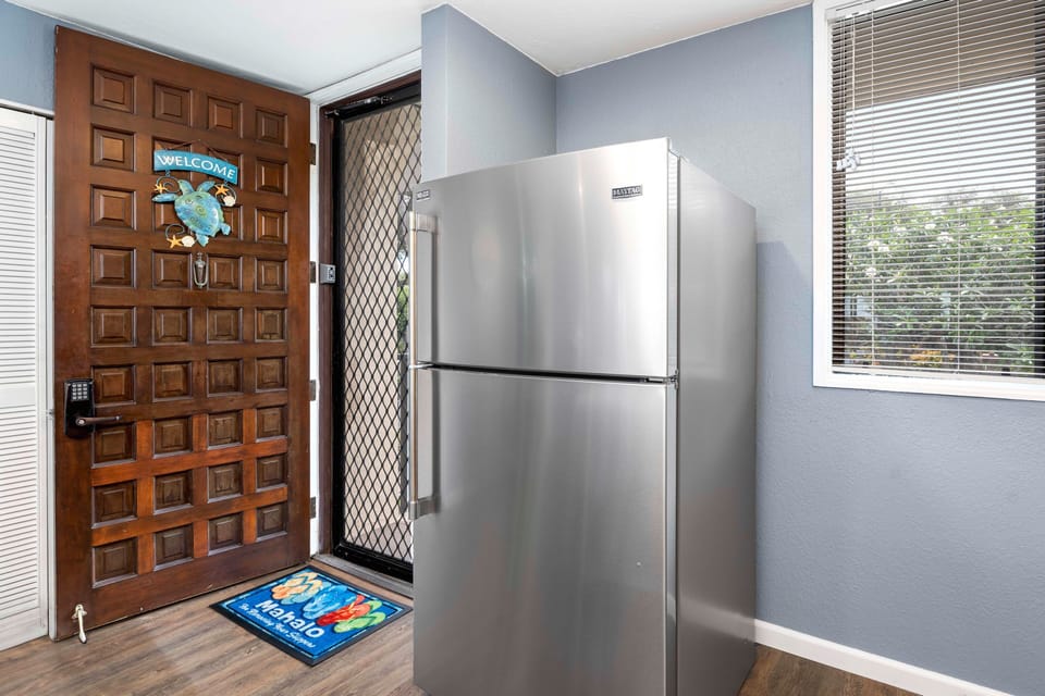 Well-equipped with stainless-steel appliances