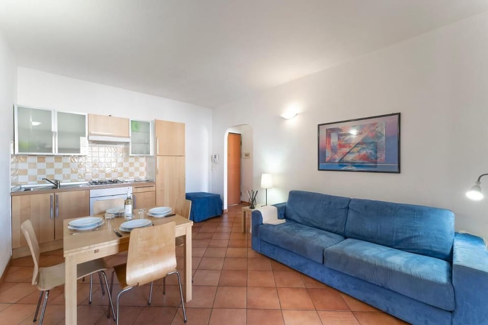 Apartment, 1 Bedroom, Balcony | Living area