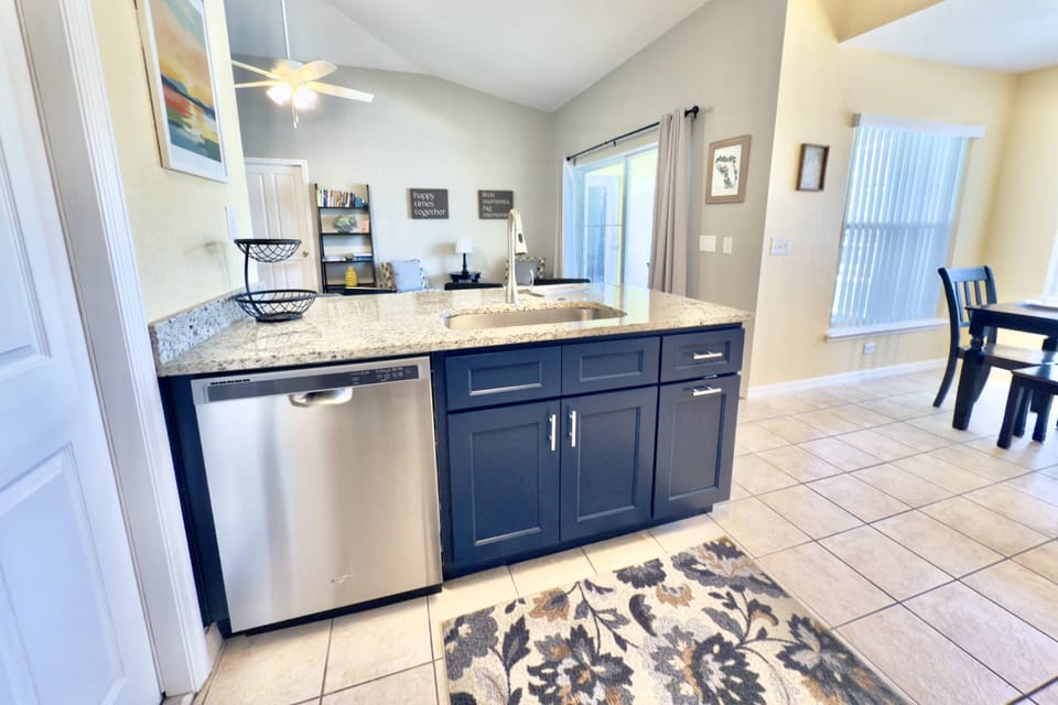Updated fully stocked kitchen