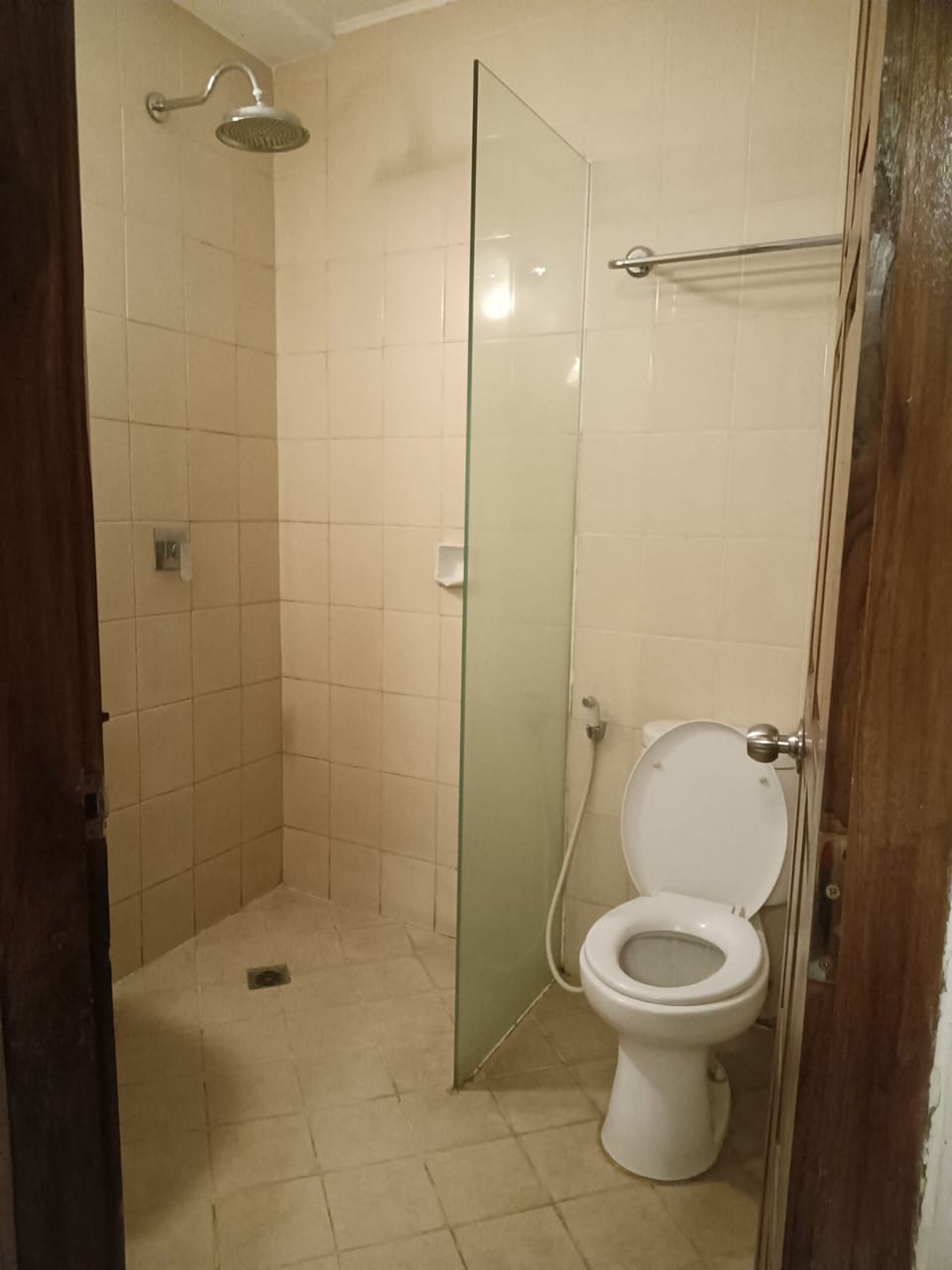 Deluxe Double or Twin Room, 1 Double Bed | Bathroom | Free toiletries