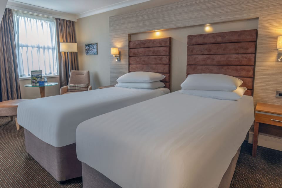 Superior Twin Room | In-room safe, desk, laptop workspace, blackout drapes