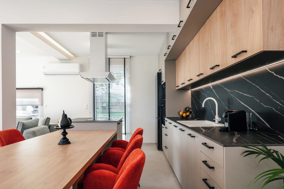 Fully equipped kitchen with all modern appliances