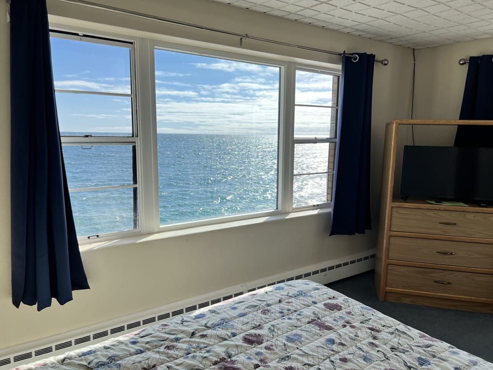 Panoramic Single Room | Blackout drapes, soundproofing, iron/ironing board, free WiFi