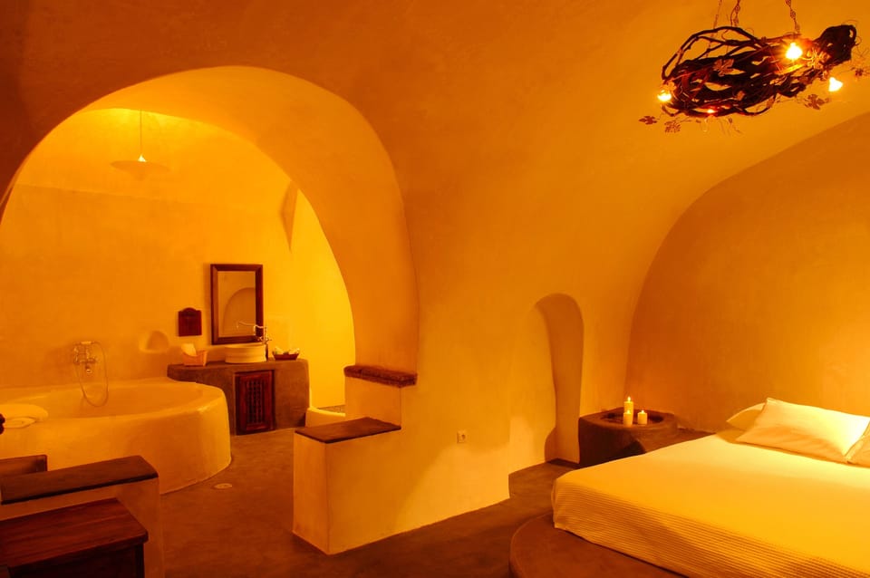 Villa (Kyani) | In-room safe, individually decorated, individually furnished