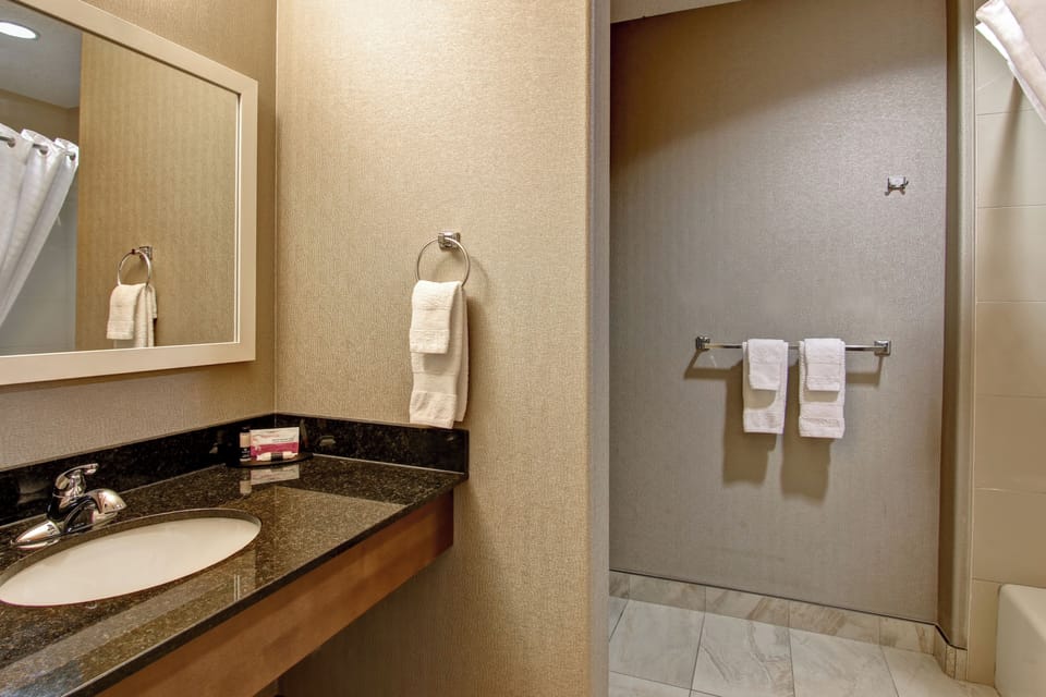 Desk, iron/ironing board, rollaway beds (surcharge), WiFi (free)