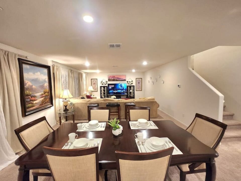 Dining room table with 6 seats