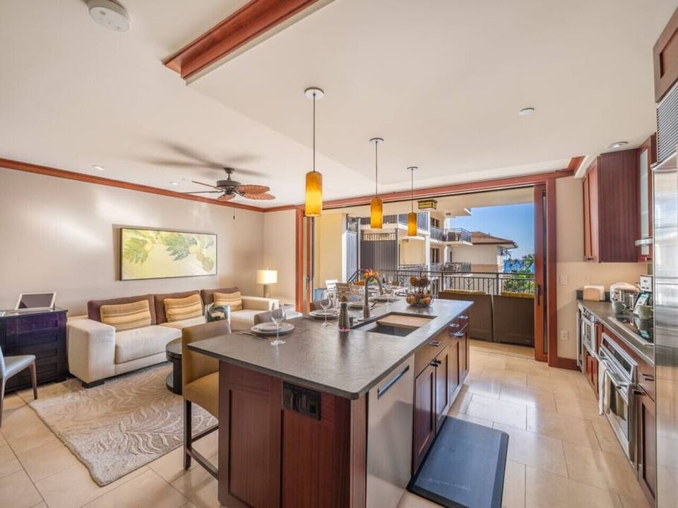 Large island to gather with friends and family