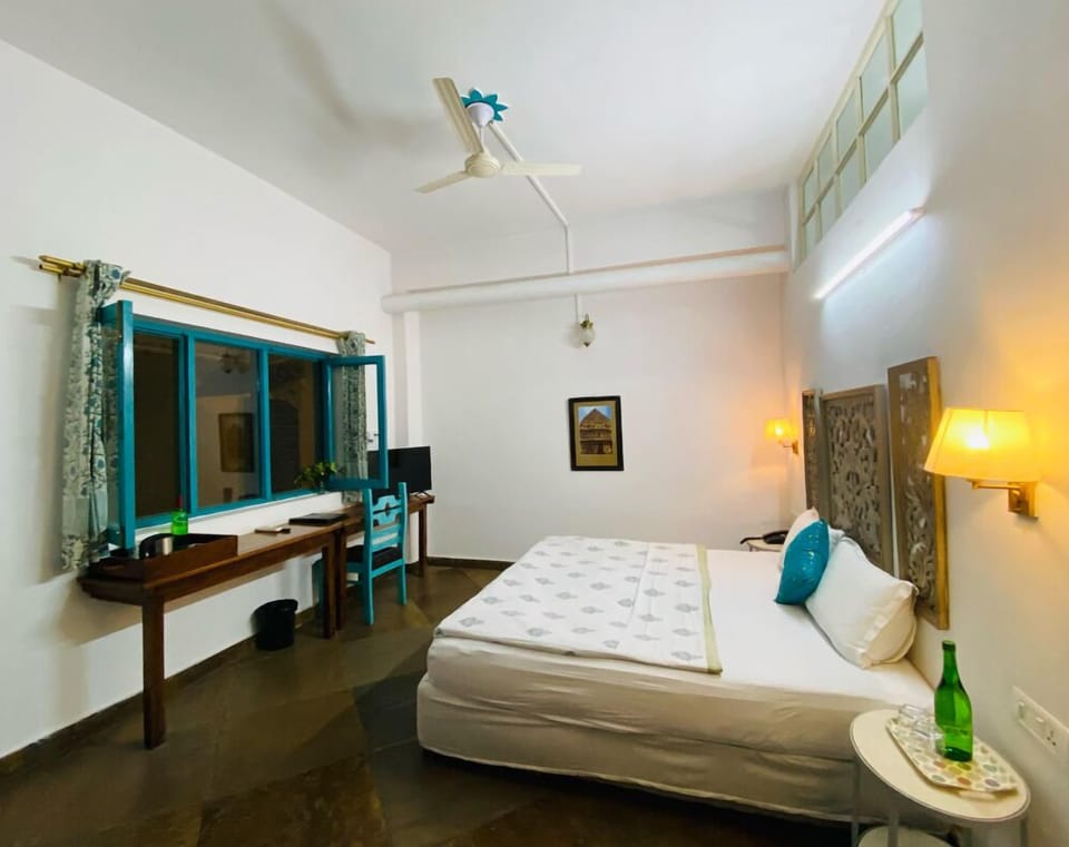 Luxury Room | 1 bedroom, desk, soundproofing, free WiFi