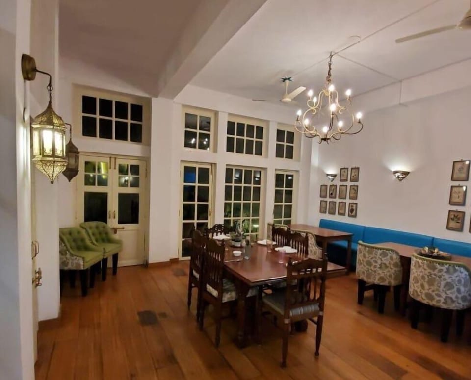 Luxury Room | Living area | Flat-screen TV