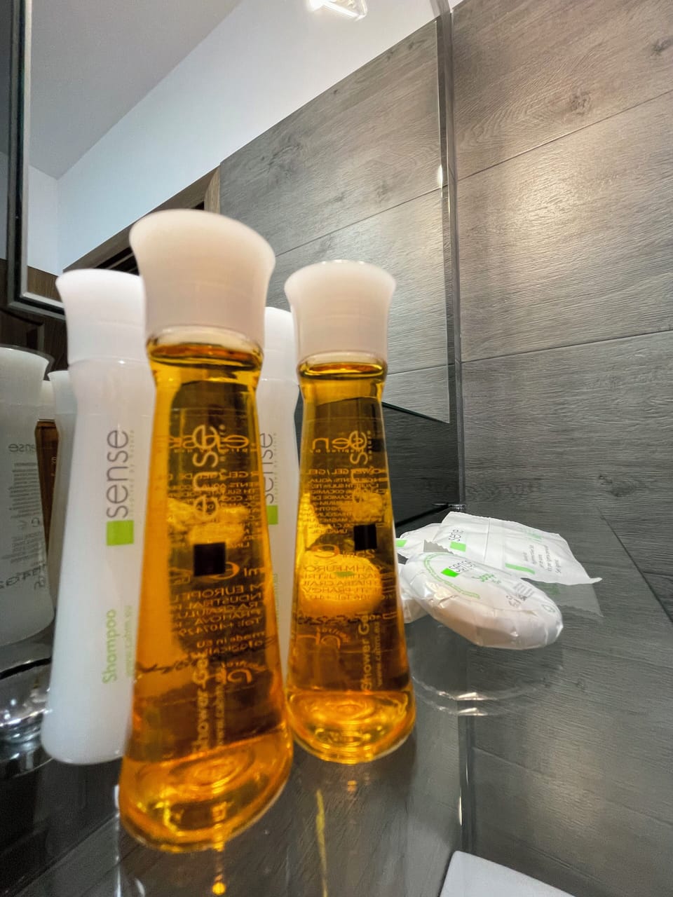 Bathroom amenities