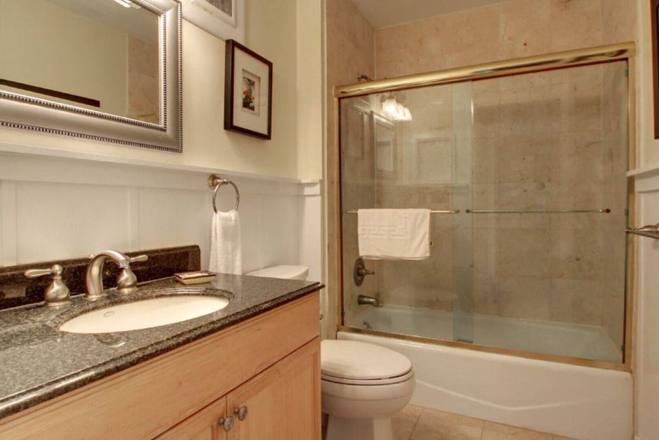 Updated Bathroom, 201 A Port O Call