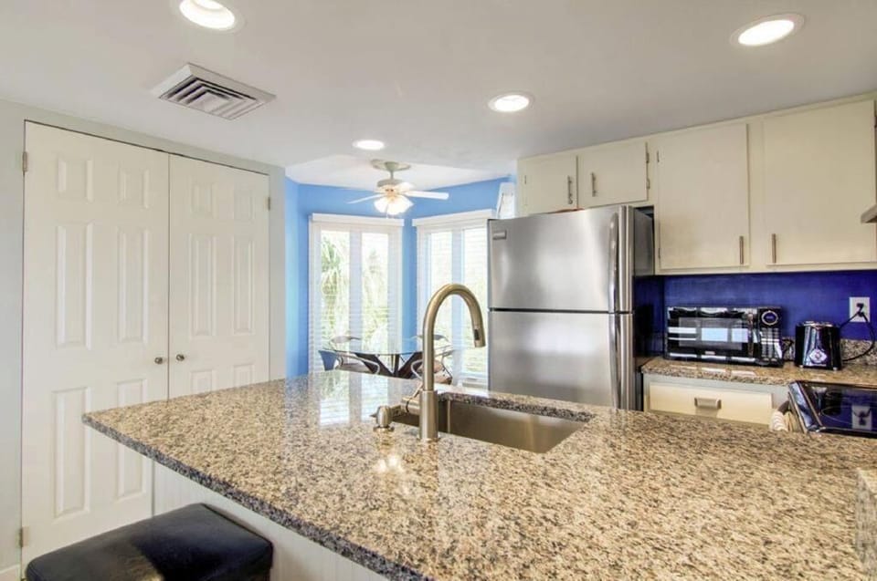 The New Kitchen 304 A Port O Call