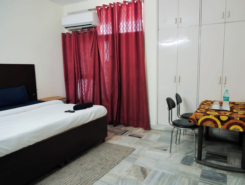 Deluxe Double Room | Premium bedding, desk, soundproofing, free WiFi