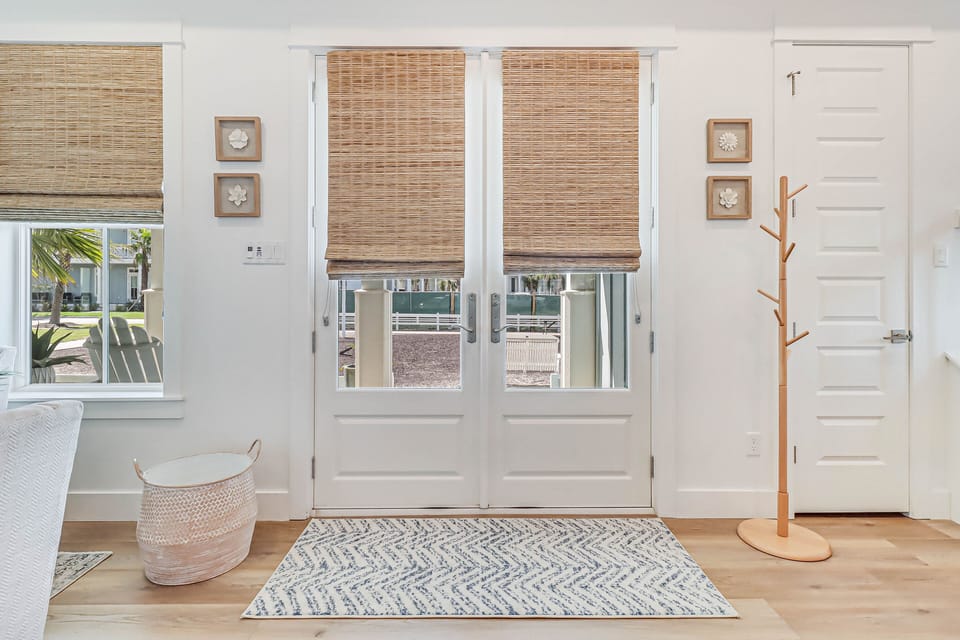 Front Entryway, 1st Floor