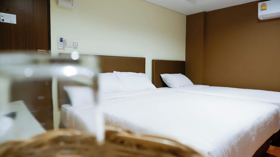 Standard Triple Room | Desk, free WiFi, bed sheets