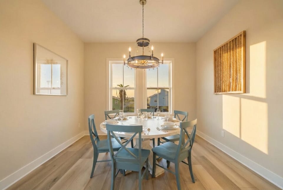 This dining area is located next to the kitchen